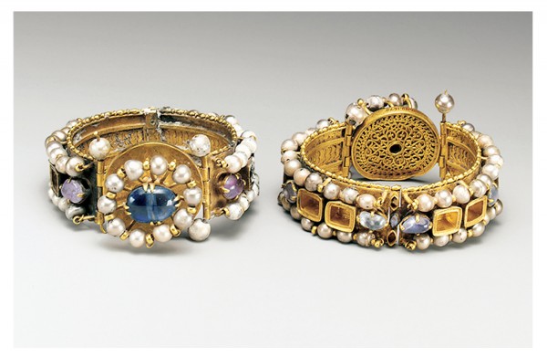 античные браслеты с камнями